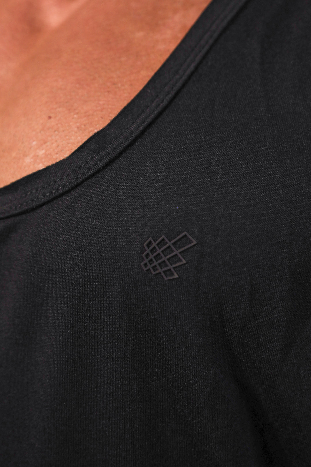 Vital Raw-Hem Tank Top 2.0 - Black